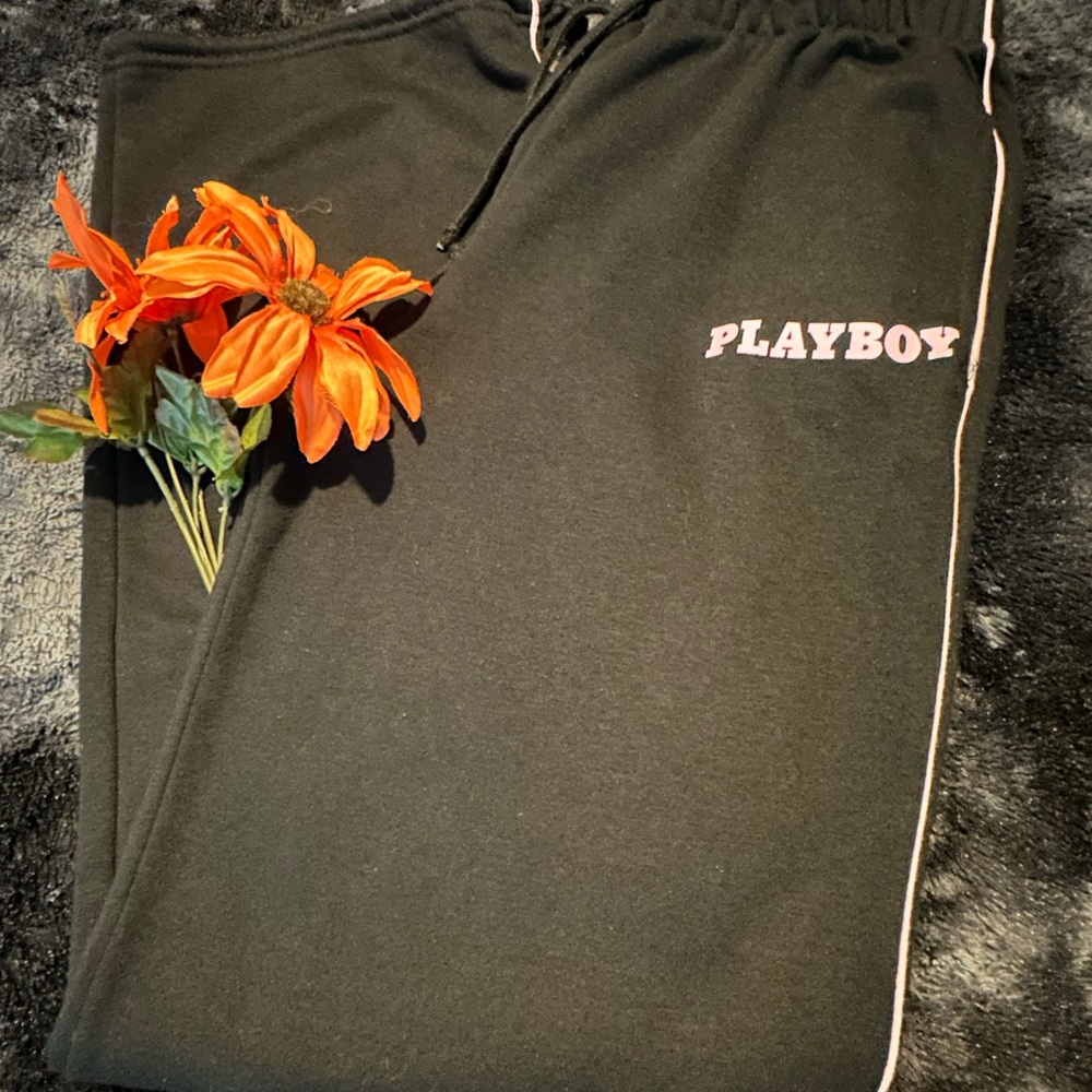 PLAYBOY BUNNY SWEATPANTS!